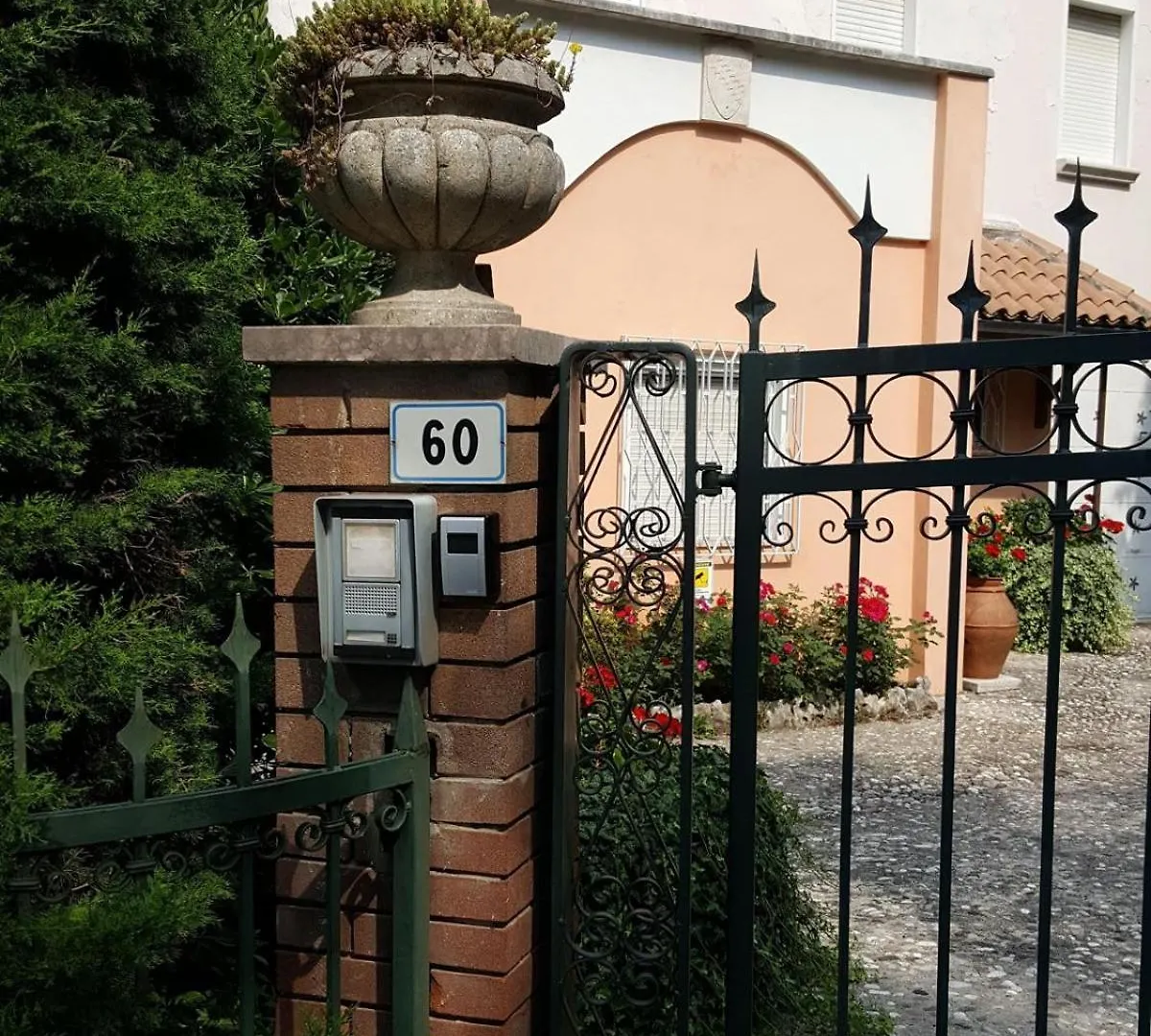 Welcome Traveller Alema House Кавайон-Веронезе Апартаменты